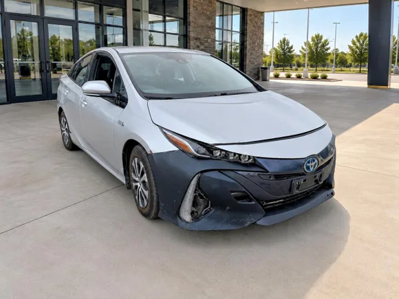 2020 Toyota Prius LE, VIN JTDKARFP5L3155175 — Minor dents and scratches
