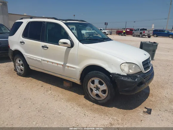 2004 Mercedes-Benz M 350, VIN 4JGAB57E24A462925 — Normal wear