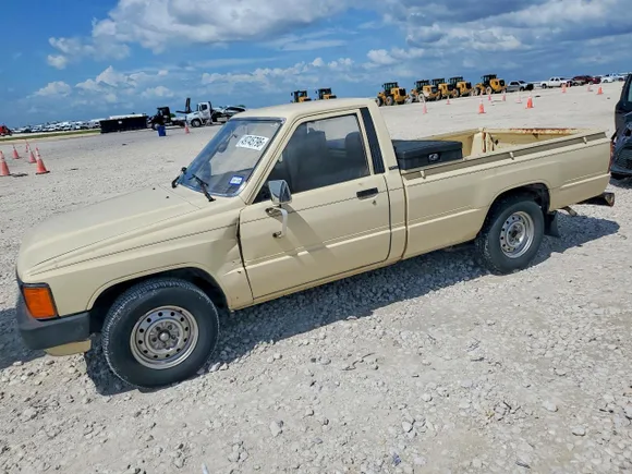 1984 Toyota Pickup Deluxe, VIN JT4RN55R9E0046284 — Burn