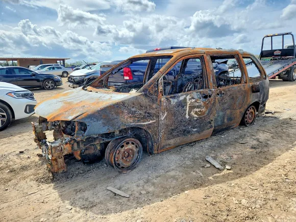 2000 Mazda MPV DX, VIN JM3LW28G6Y0134443 — Burn