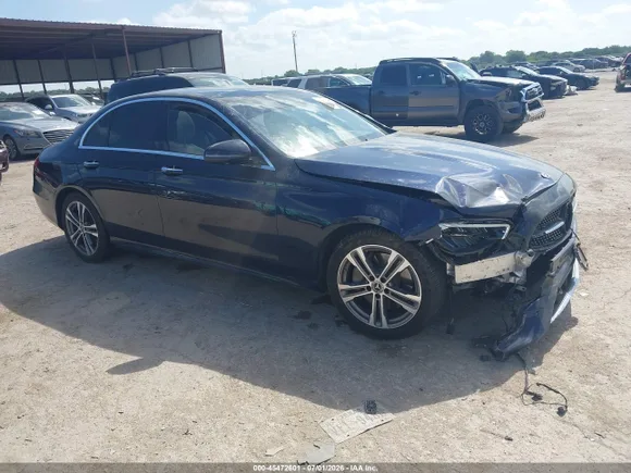 2021 Mercedes-Benz E 350, VIN W1KZF8EB7MA954135 — Front end