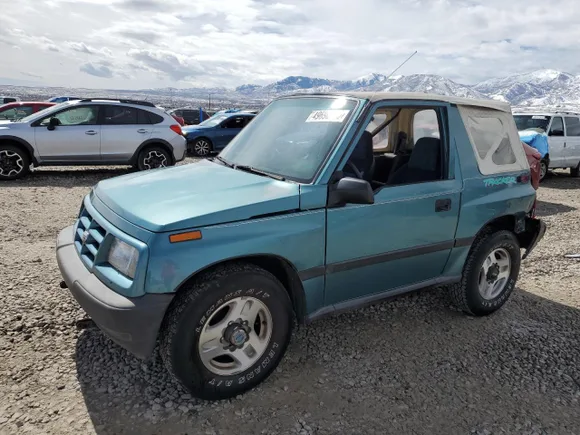 1996 Chevrolet Tracker, VIN 2CNBJ1869T6903615 — Side