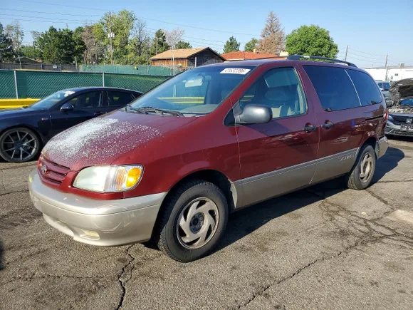 2001 Toyota Sienna LE, VIN 4T3ZF13C11U401524 — Rear end