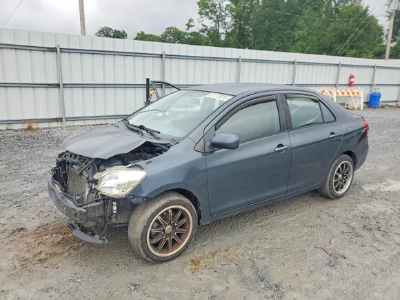2007 Toyota Yaris, VIN JTDBT923671019975 — Front end