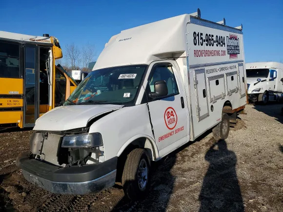 2021 Chevrolet Express Commercial, VIN 1GB0GRF77M1300790 — Front end