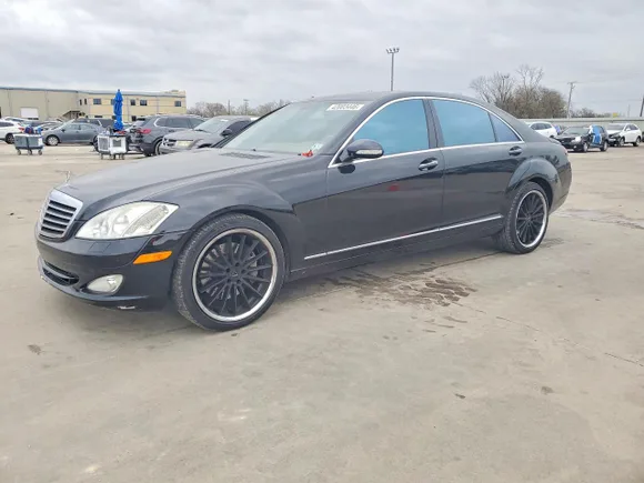 2009 Mercedes-Benz S 550, VIN WDDNG86X59A247581 — Vandalism