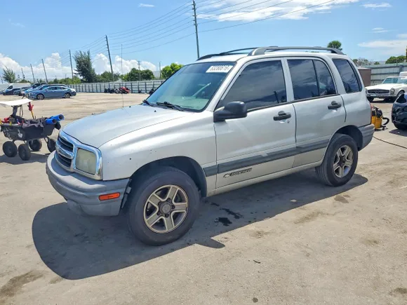 2003 Chevrolet Tracker, VIN 2CNBJ134X36928206 — Rear end