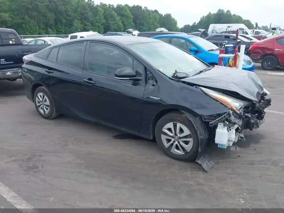 2016 Toyota Prius Four Touring, VIN JTDKARFU9G3007820 — Front end
