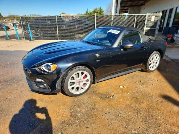 2018 FIAT 124 Spider Classica, VIN JC1NFAEK2J0133992 — Minor dents and scratches