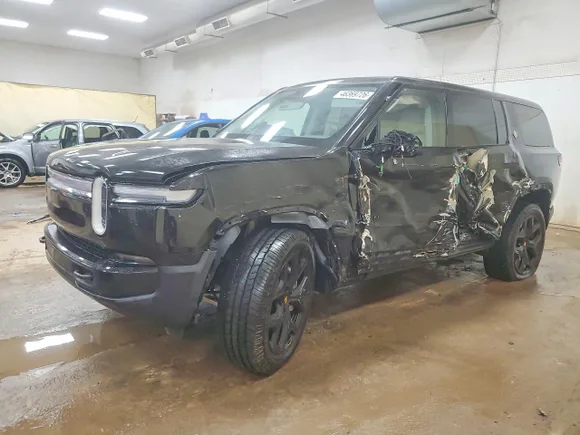 2025 Rivian R1S Adventure, VIN 7PDSGBBA0SN058968 — Side