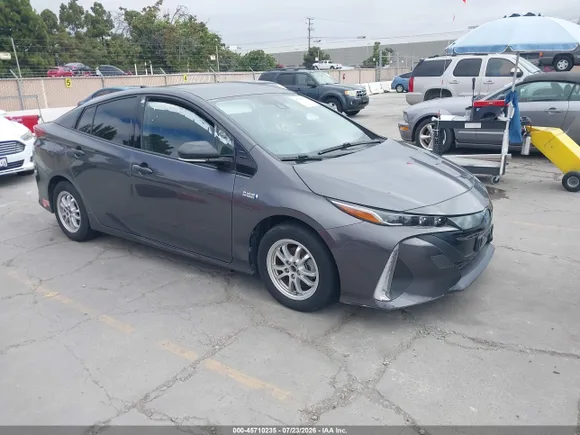 2018 Toyota Prius Premium, VIN JTDKARFPXJ3075495 — Normal wear