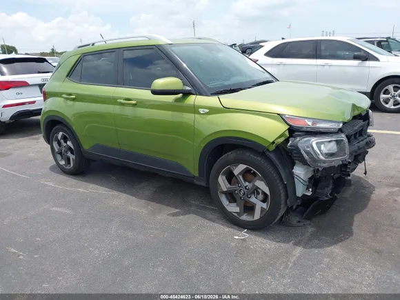 2024 Hyundai Venue SEL, VIN KMHRC8A36RU315490 — Front end