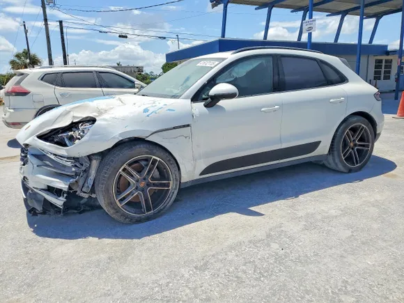 2019 Porsche Macan S, VIN WP1AB2A56KLB33575 — Front end