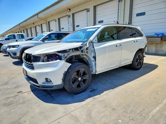 2015 Toyota Highlander Limited, VIN 5TDDKRFH1FS117024 — Front end
