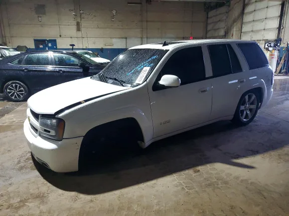 2008 Chevrolet TrailBlazer 3SS, VIN 1GNET13H082252780 — Front end