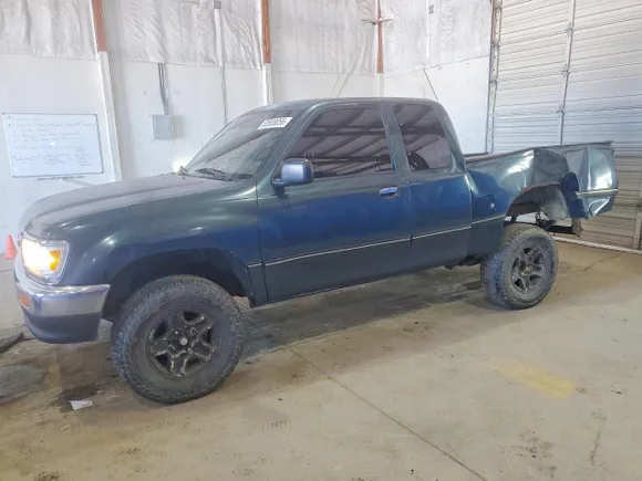 1996 Toyota T100 DX, VIN JT4UN22D2T0018390 — Side