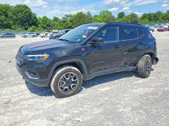 2024 Jeep Compass Trailhawk, VIN 3C4NJDDNXRT171323 — All over