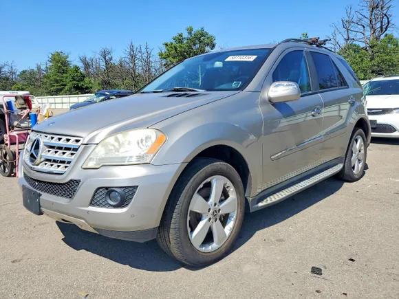 2009 Mercedes-Benz M 350, VIN 4JGBB86E29A488343 — Side