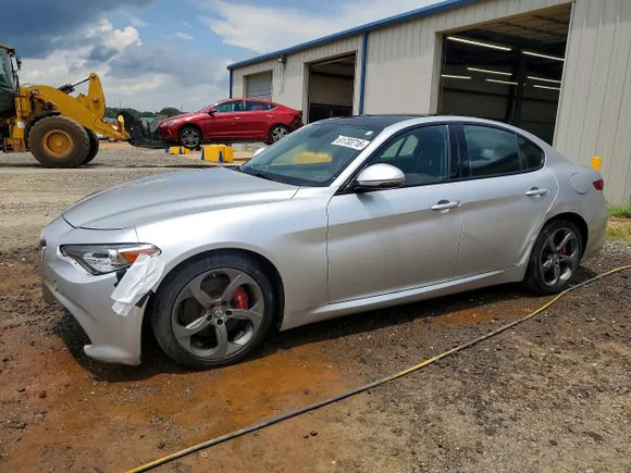 2017 Alfa Romeo Giulia, VIN ZARFAEBN6H7551961 — Front end