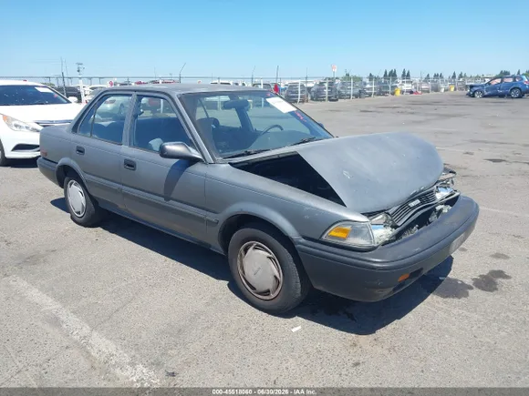 1990 Toyota Corolla, VIN 1NXAE94A6LZ160938 — Front end