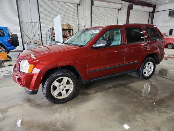 2007 Jeep Grand Cherokee Laredo, VIN 1J8GR48K47C615122 — Rear end