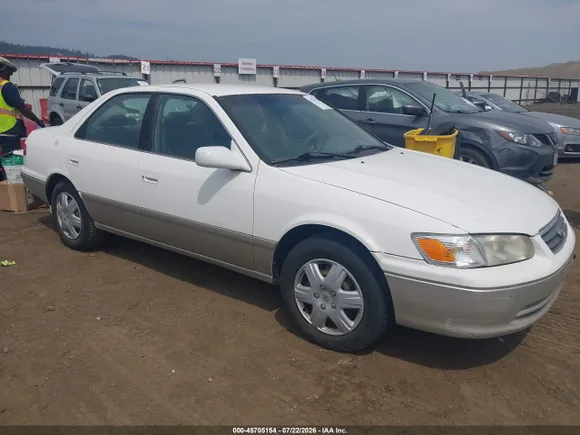 2000 Toyota Camry LE, VIN JT2BF22K3Y0246725 — Normal wear