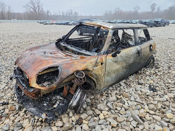 2013 MINI Hardtop, VIN WMWSU3C57DT686111 — Burn