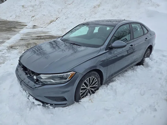 2019 Volkswagen Jetta SEL, VIN 3VWE57BU9KM218953 — Front end
