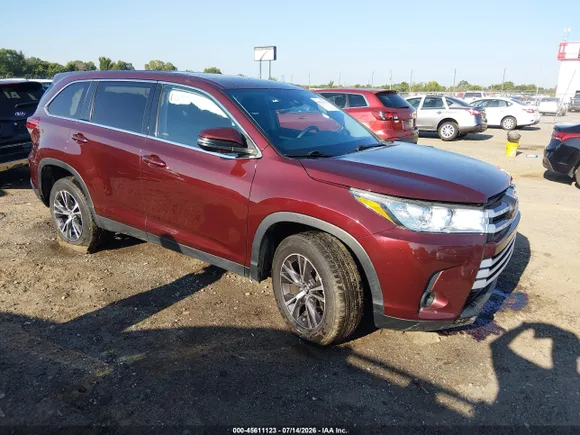 2019 Toyota Highlander LE, VIN 5TDZZRFH8KS340799 — Front end