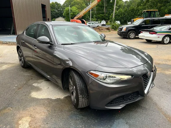2017 Alfa Romeo Giulia Ti, VIN ZARFAEEN9H7544398 — Normal wear