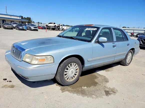 2008 Mercury Grand Marquis LS, VIN 2MEHM75V58X615238 — Undercarriage