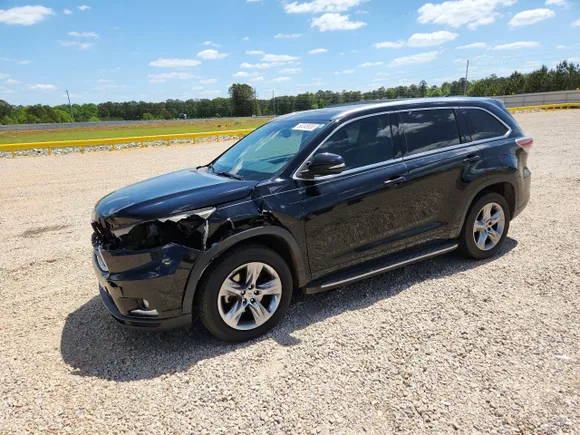 2015 Toyota Highlander Limited Platinum, VIN 5TDYKRFH3FS089647 — Front end