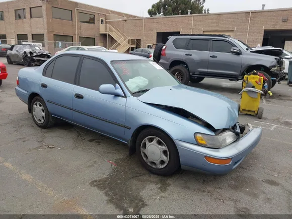 1996 Toyota Corolla DX, VIN 1NXBB02EXTZ366004 — Front end