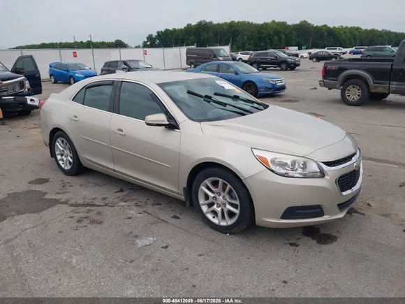 2016 Chevrolet Malibu LT, VIN 1G11C5SA2GF111938 — Rear end