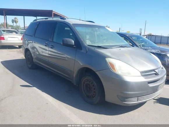 2004 Toyota Sienna LE, VIN 5TDZA23C14S112783 — Normal wear