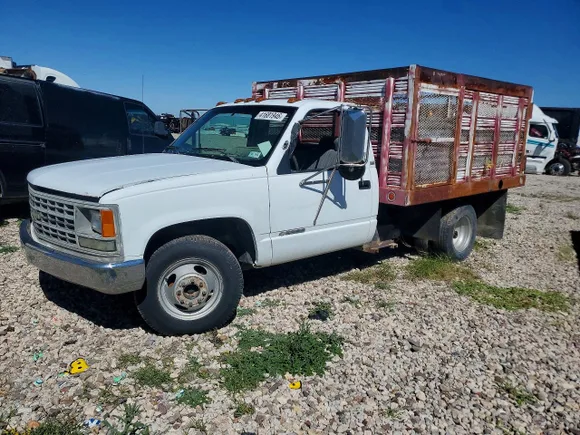 1993 Chevrolet Silverado 3500, VIN 1GBHC34K3PE242094 — Minor dents and scratches