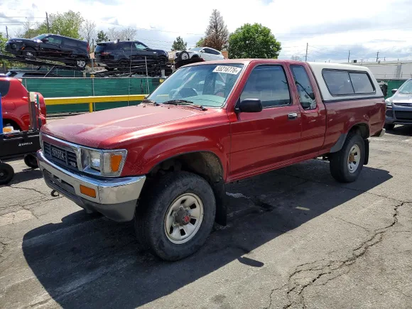 1990 Toyota 4WD Compact Trucks, VIN JT4VN13D2L5025274 — Minor dents and scratches