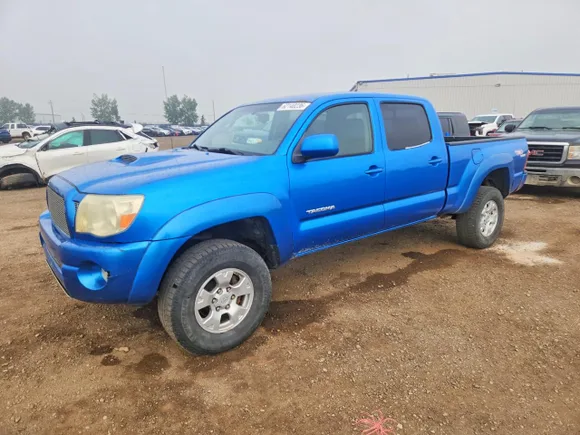 2005 Toyota Tacoma, VIN 5TEMU52N05Z035608 — Side