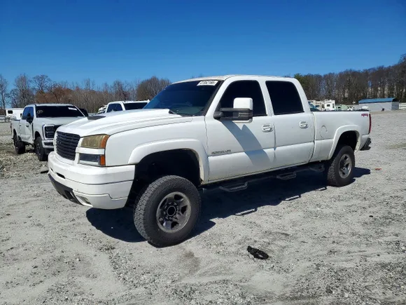 2004 Chevrolet Silverado 2500 LT, VIN 1GCGK23U44F203656 — Rear end
