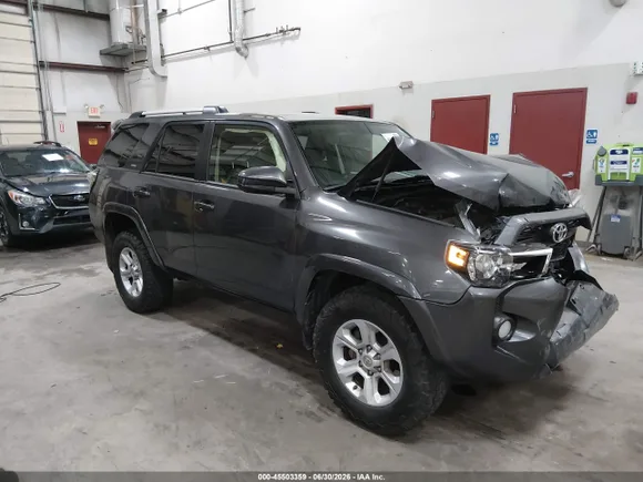 2019 Toyota 4Runner TRD Off Road Premium, VIN JTEBU5JR2K5687443 — Front end