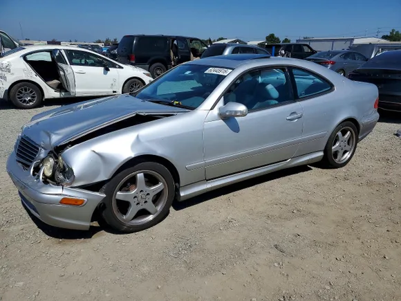 2002 Mercedes-Benz CLK 320/430, VIN WDBLJ70G02F199193 — Front end