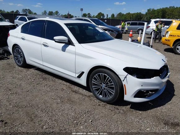 2018 BMW 5 Series 530i, VIN WBAJA5C51JWA35909 — Front end