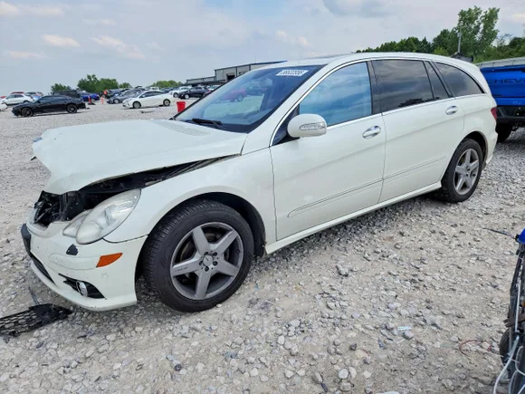 2008 Mercedes-Benz R 3.0L CDI, VIN 4JGCB22E38A086515 — Front end