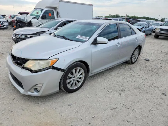 2012 Toyota Camry SE, VIN 4T1BF1FK7CU074143 — Front end