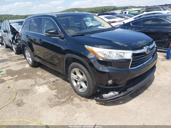 2015 Toyota Highlander Limited, VIN 5TDDKRFH3FS085385 — Rear end