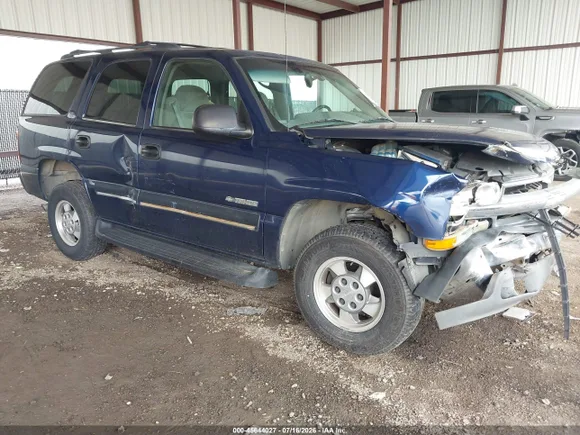2001 Chevrolet Tahoe LS, VIN 1GNEC13T31R216227 — Front end
