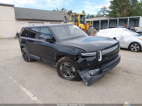 2026 Rivian R1S, VIN 7PDSGCBA3TN079143 — Front end