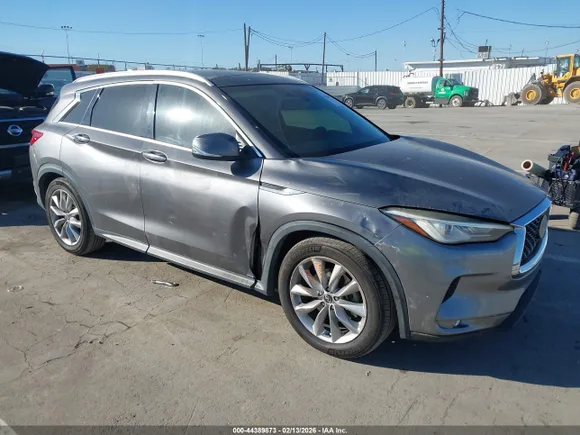 2019 Infiniti QX50 Luxe, VIN 3PCAJ5M18KF138374 — Side