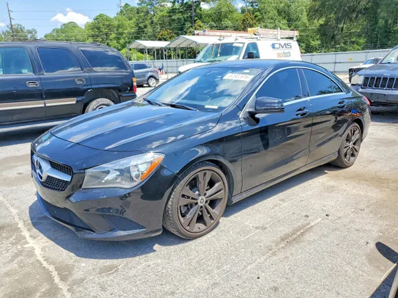 2016 Mercedes-Benz CLA 250, VIN WDDSJ4EB7GN305800 — Front end