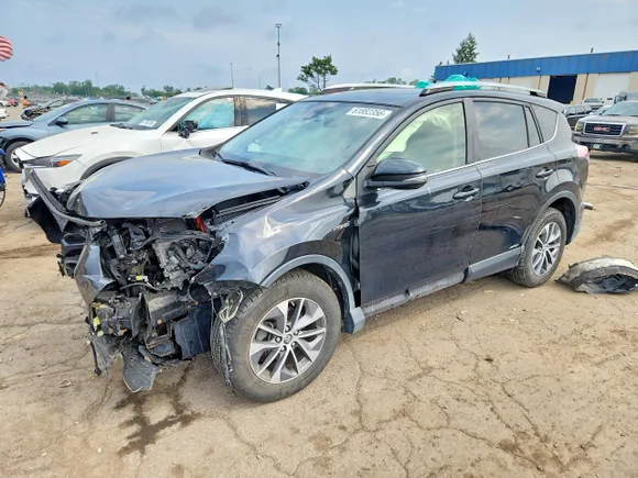 2017 Toyota RAV4 XLE, VIN JTMRJREV3HD137094 — Front end